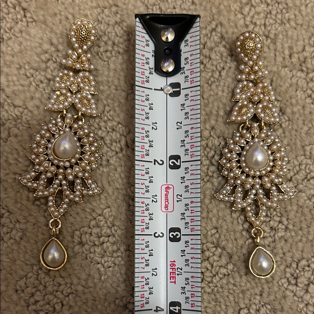 Elegant Gold and Pearl Drop Earrings